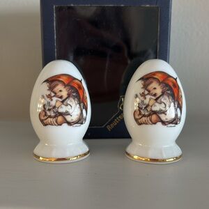 M. J. Hummel Reutter Porzellan Germany Salt and Pepper Shakers